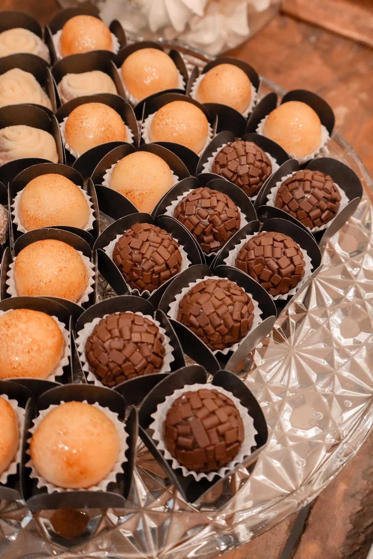 Brigadeiro gourmet com granulado de chocolate belga